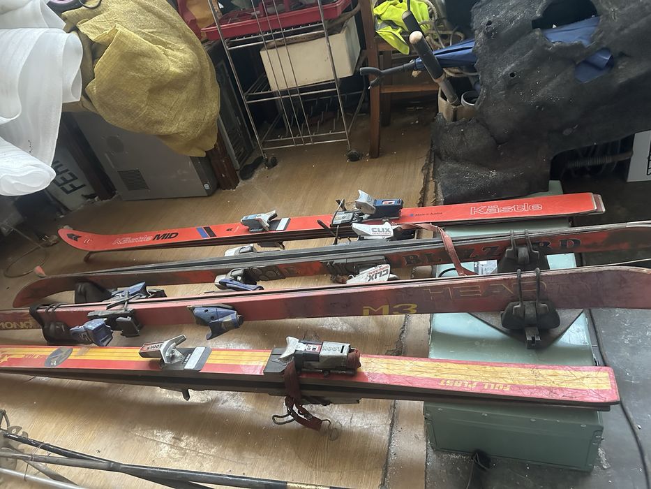 Skis em otimo estado