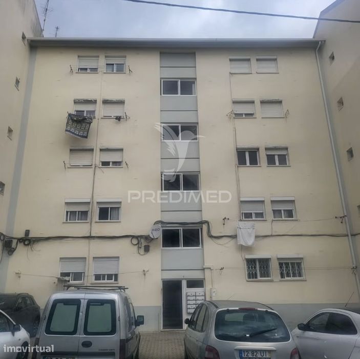 Apartamento T3 — Excelente Oportunidade de Remodelação Total no Lar... — Laranjeiro E Feijó, Setúbal