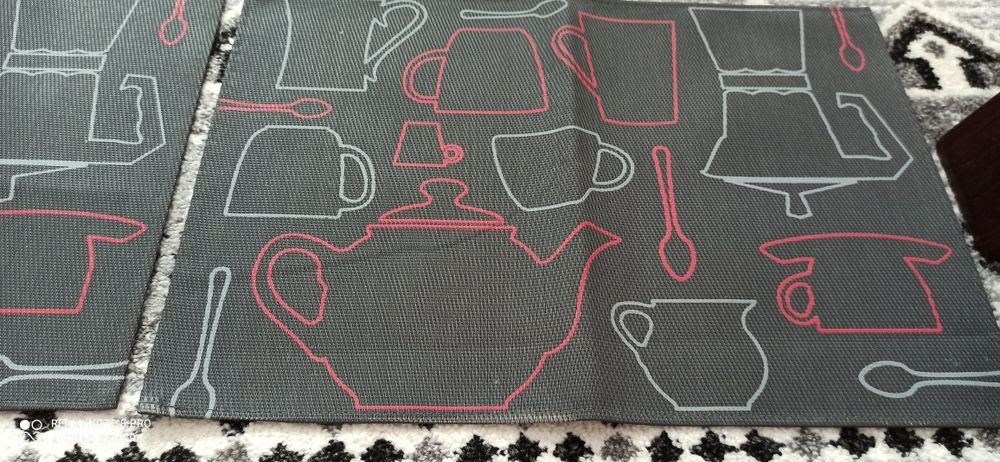 Podkładki na stół 4 szt za 8 zł