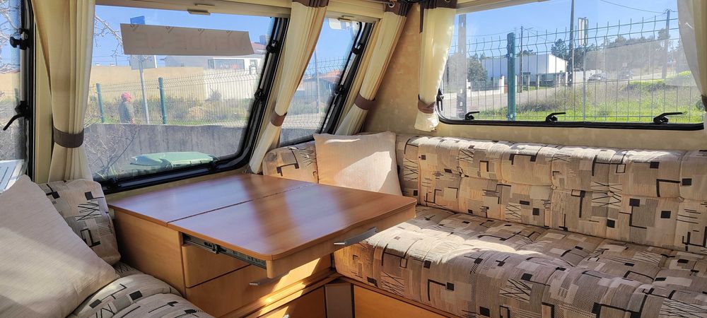 Caravana - Cozinha equipada e 4 camas