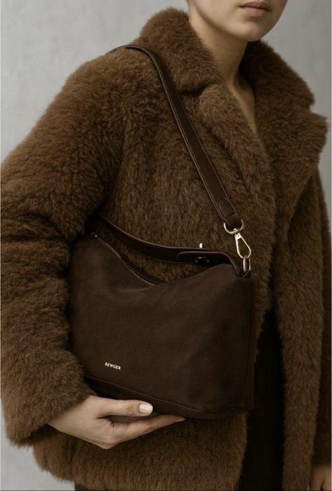шоколадна замшева сумка через плече