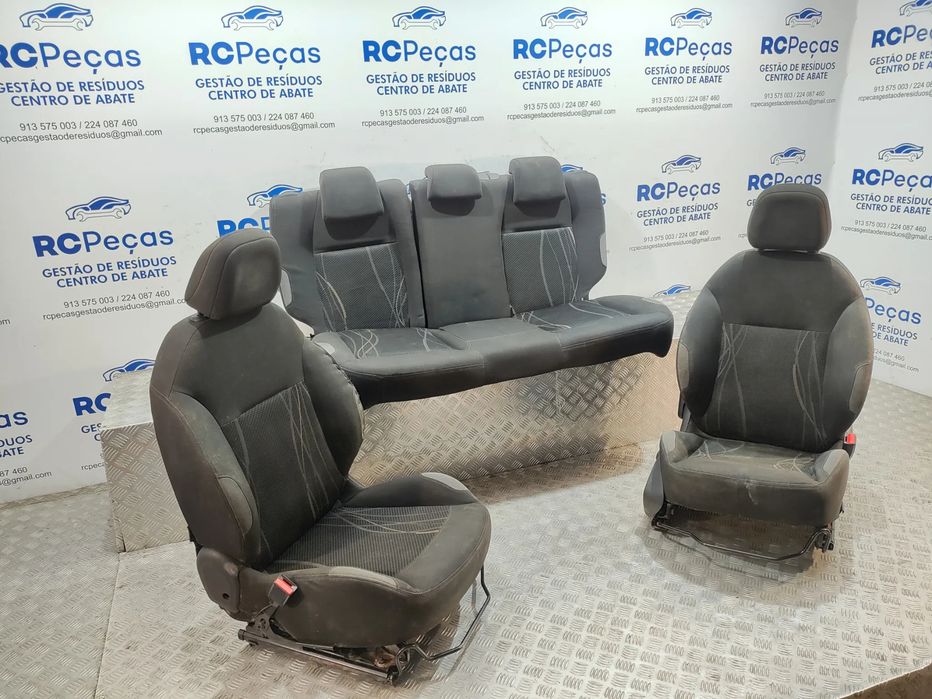 Conjunto de bancos em tecido Peugeot 208 Fase 1