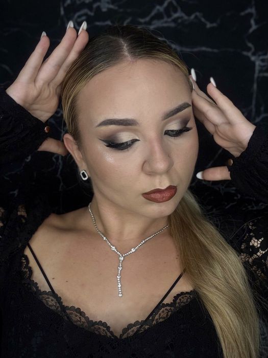 uaługa mobilna : makijaż / stylizacja brwi i rzęs / manicure