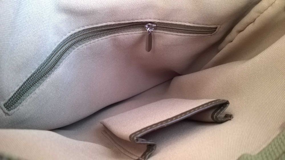 zielona torebka skórzana