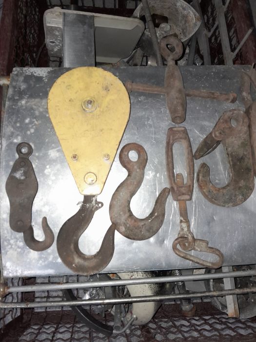 Haki haczyki i bloczki, śruby rzymskie