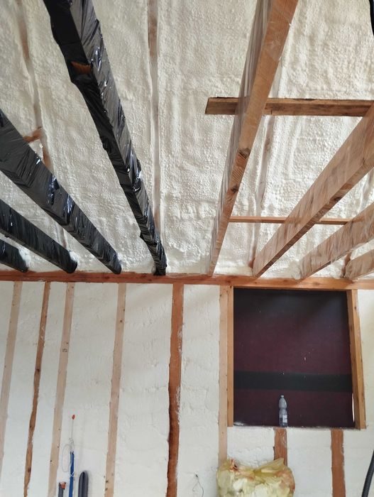 Ocieplanie PIANA PUR Izolacja Poddasza Pianka PUR Ocieplenie Dachu