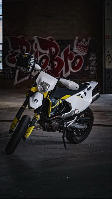 Husqvarna 701 supermoto 2022
