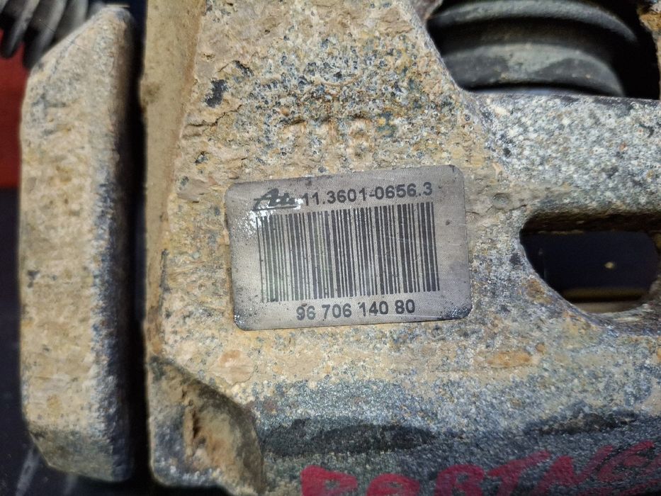 Pinça travão / maxila de travão frente direita PEUGEOT Partner II Tepe