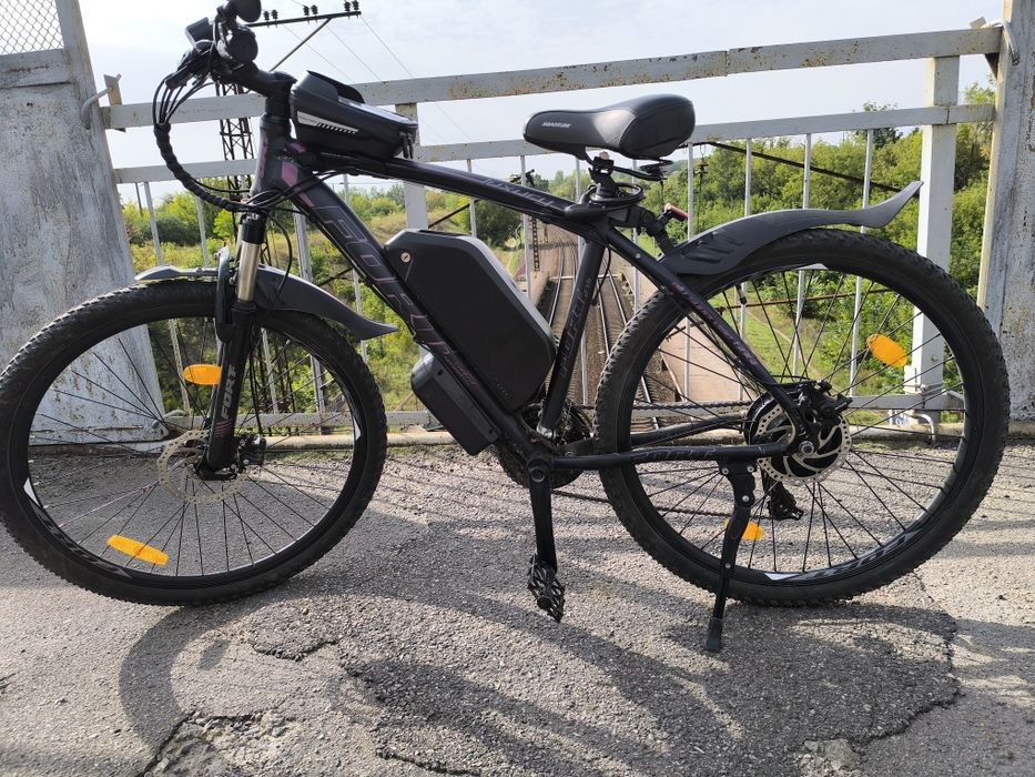 Продам електровелосипед  500вт 18ач 45кмч 60+ км
Двигун: 500 Вт, редук