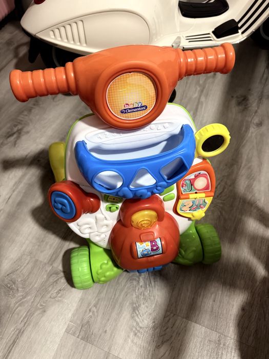 Andador  e brinquedo
