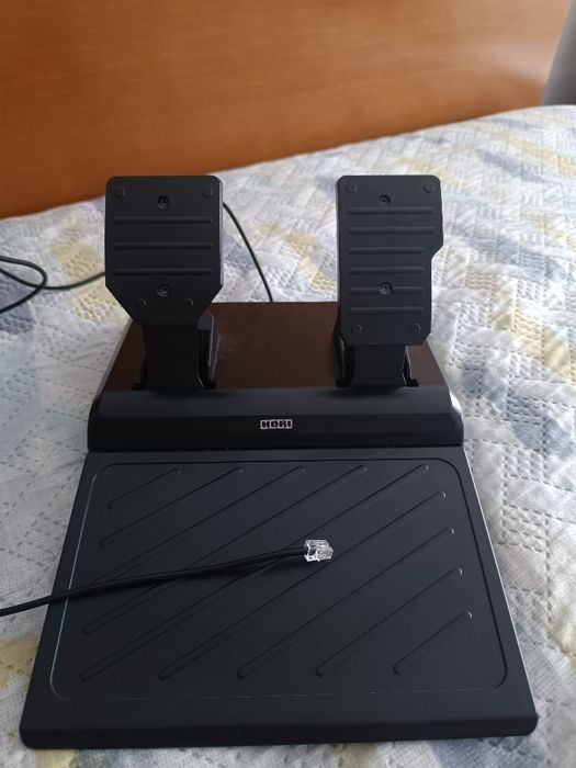 Volante Hori + pedais + manete de mudanças H 5+R