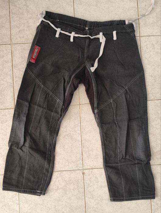 Kimonos Jiu Jitsu em perfeito estado (infantil, A2, A3)