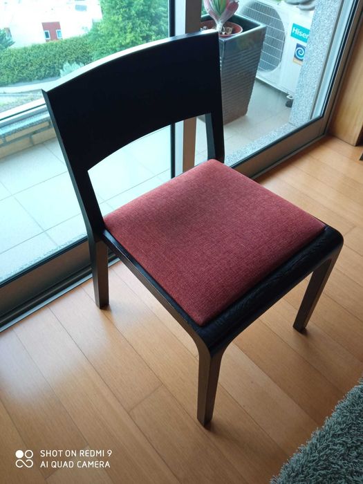 Mesa de Jantar  +  4 Cadeiras  ( em excelente estado) - novo preço