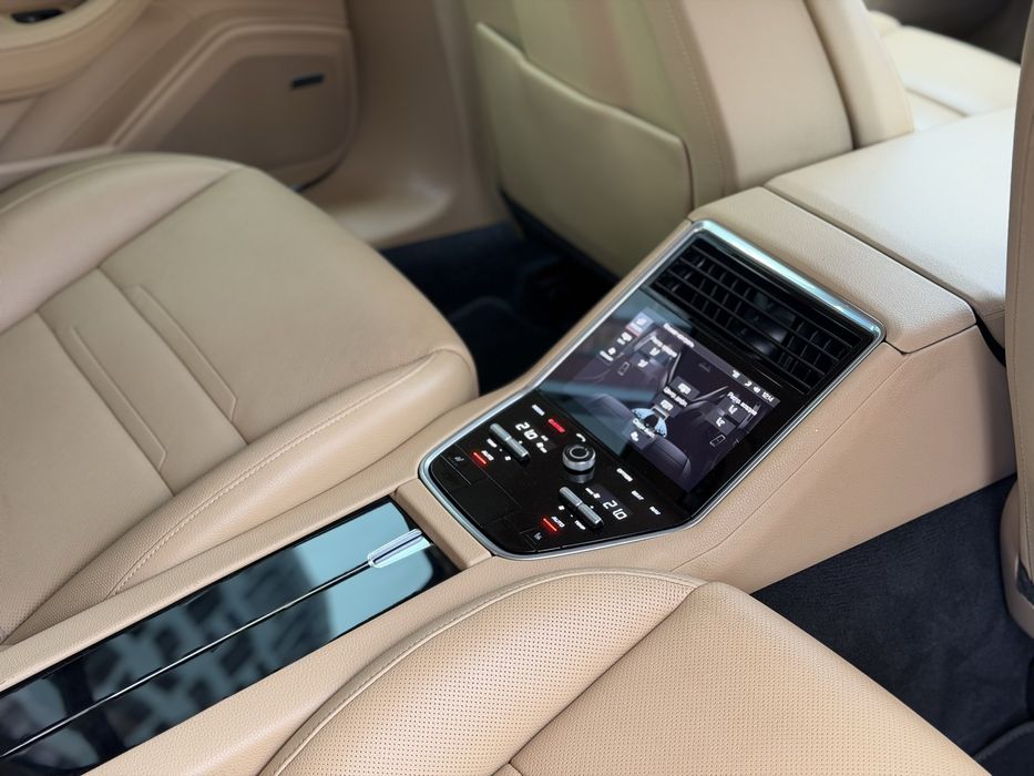 Porsche Panamera 4 E-Hybrid