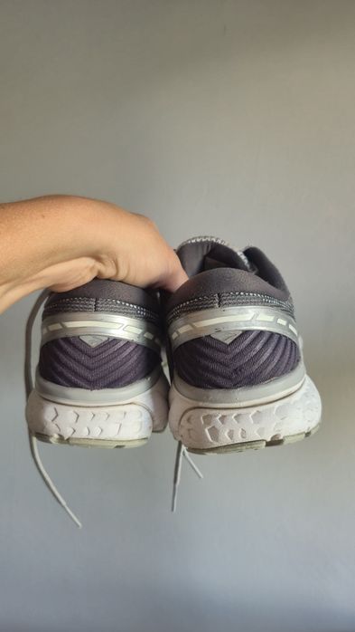 Бігові кросівки Brooks 40-41p