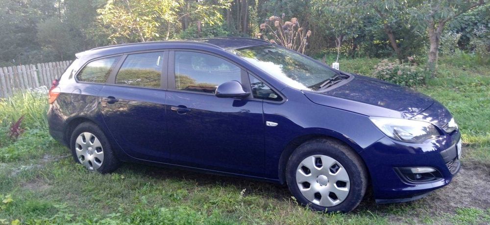 Sprzedam Opel astra J 2013