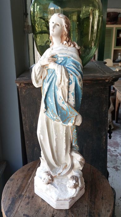 Antiga escultura em gesso Nossa Senhora da Conceição