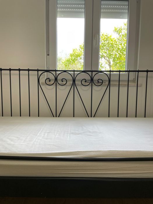 Sofá cama em ferro