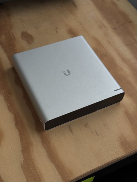 Ubiquiti Unifi Cloudkey+ G2