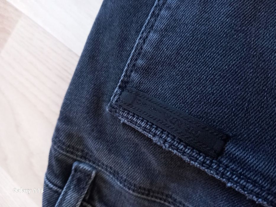 Prada oryginalne damskie skinny 27 S