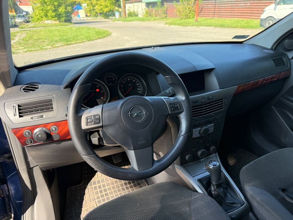 Opel Astra H 1,9tdci 2005