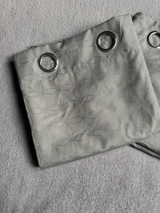 Zaslony 260x140cm szare srebrny emblemat