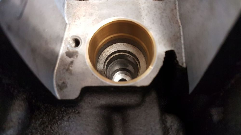 głowica vw tuareg 2.5 tdi tuareg, t5, nowe tuleje