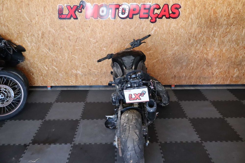 Kawasaki Z900 ano 2018  para peças.