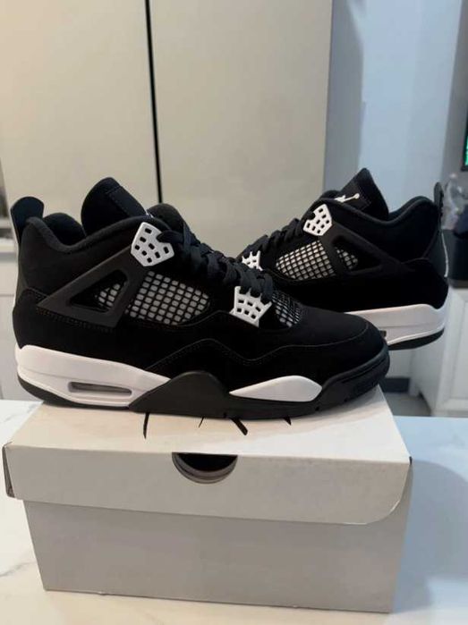 Jordan 4 Retro White Thunder R.42