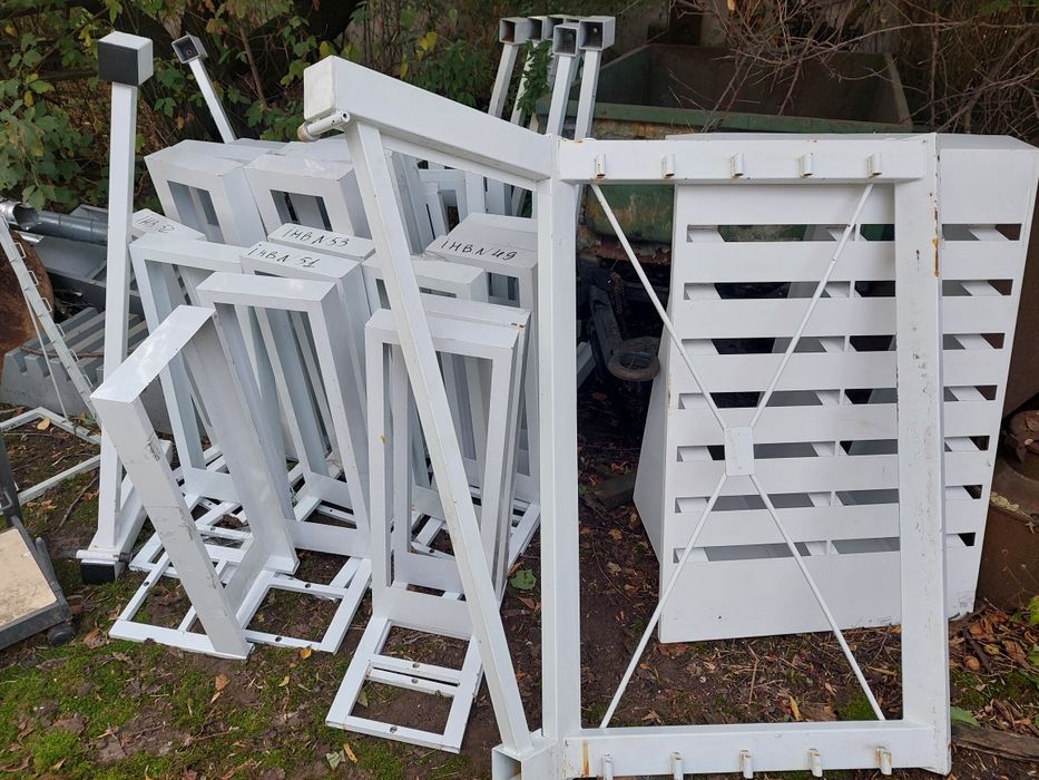 Металеві конструкції  для стелажів та теплиці