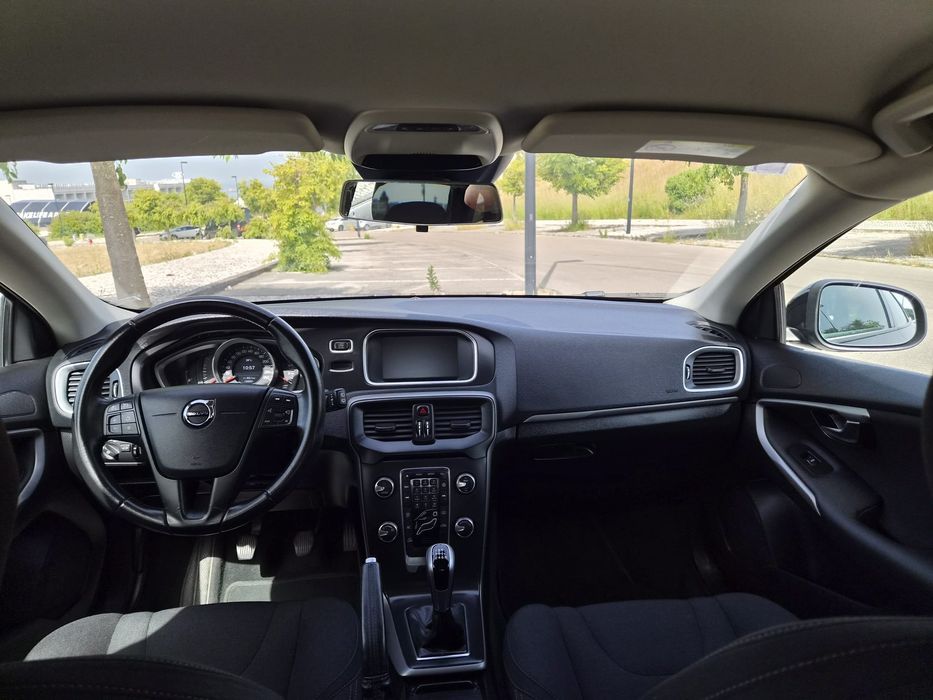 Volvo v40 2.0 diesel 2018 com 108.000km Negociável