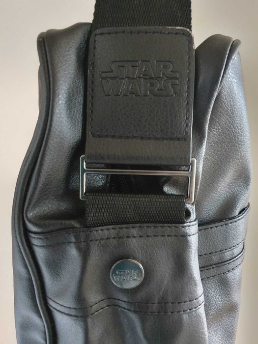Mala Unisexo Oficial Star Wars (NOVO) - 37 cm