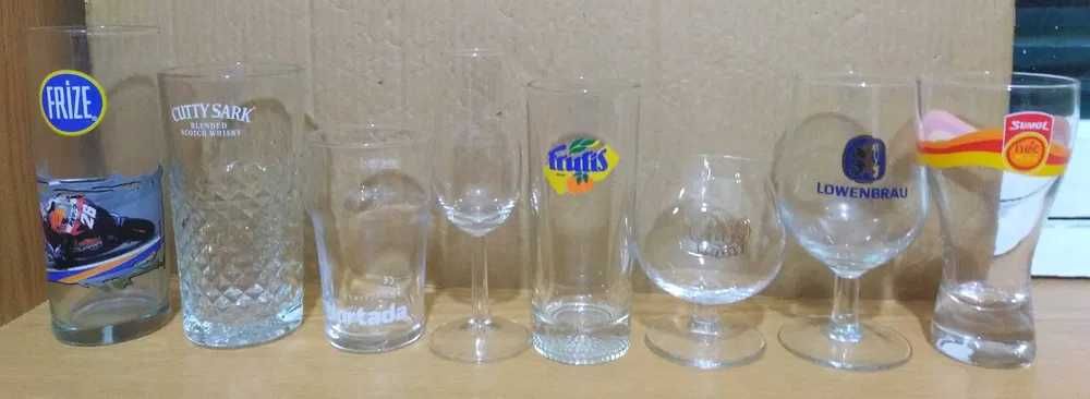 Lote de 8 copos de marcas de bebidas diversas