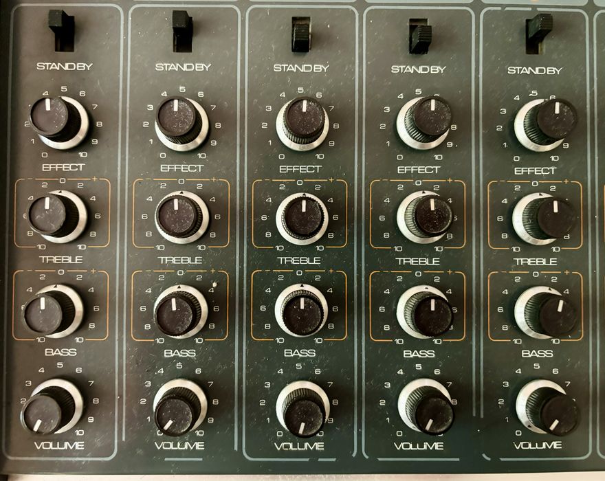Roland PA-60 - Mesa Mistura Vintage com Reverb
