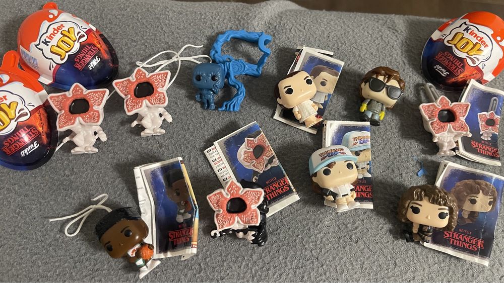 Фінурки kinder joy stranger things