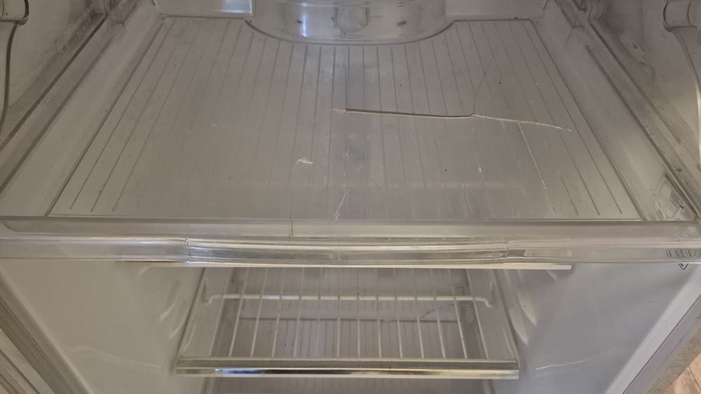 холодильник lg gr 372svf no frost 170см
Бу, працює

В гарному стані, є