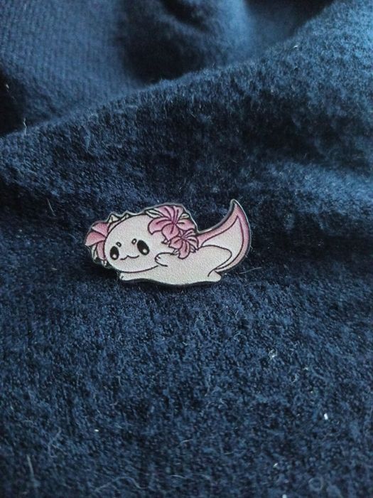 przypinka akrylowa aksolotl