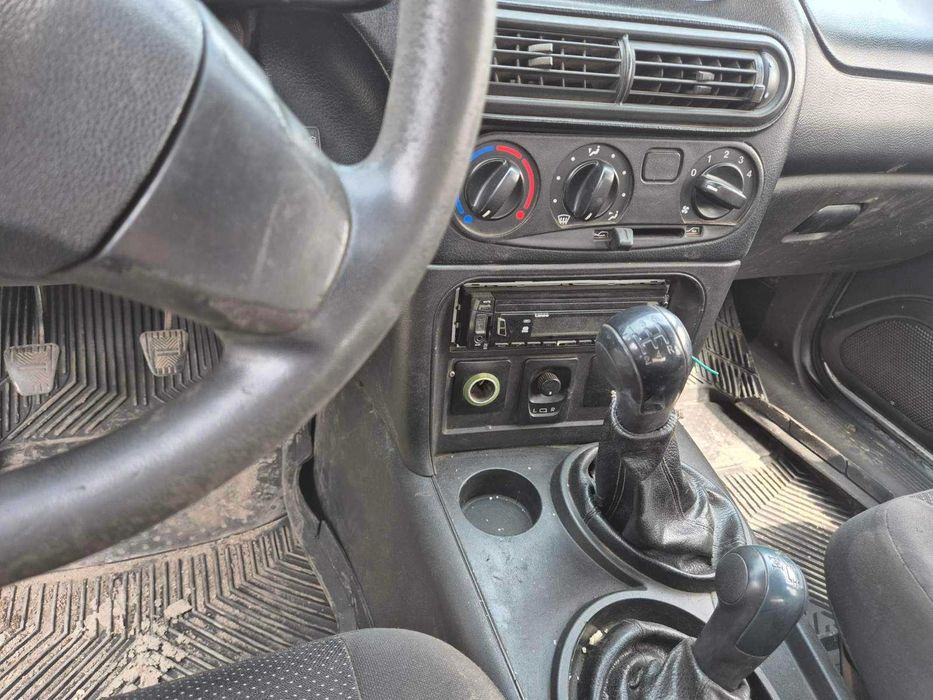 Автомобіль CHEVROLET NIVA -21230