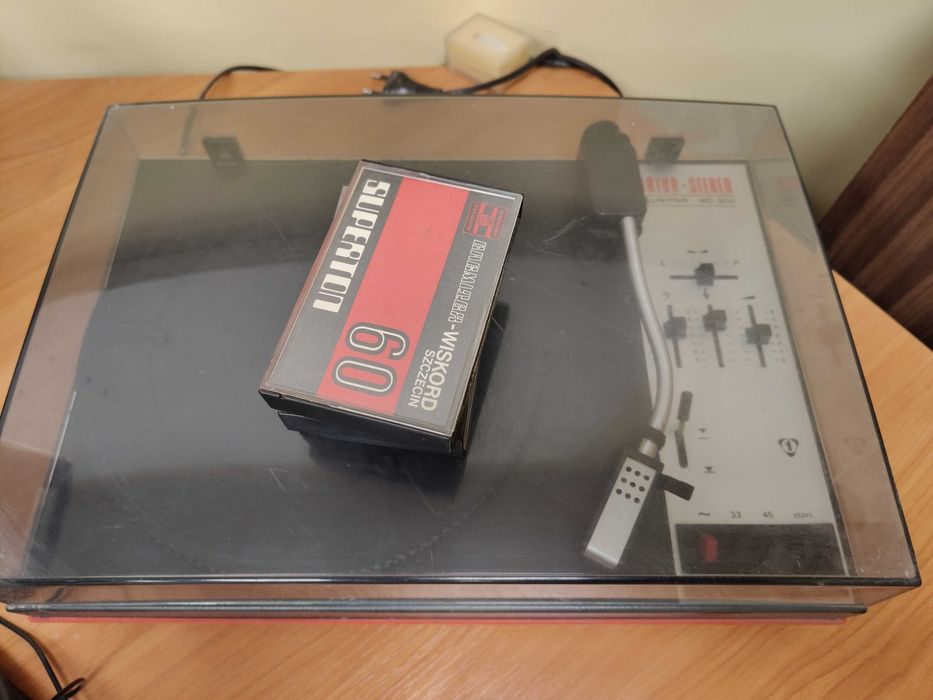 Gramofon Artur z kolumnami