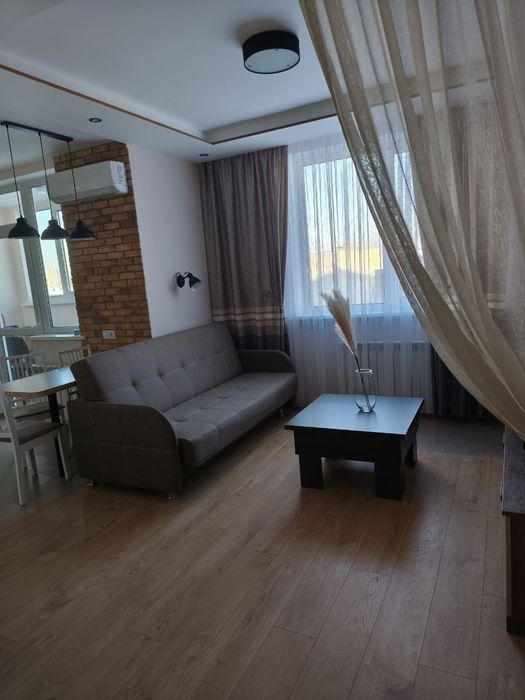 Оренда 1 кім. квартири студії. Метро Нивки. Вул. Олександрівська 1.