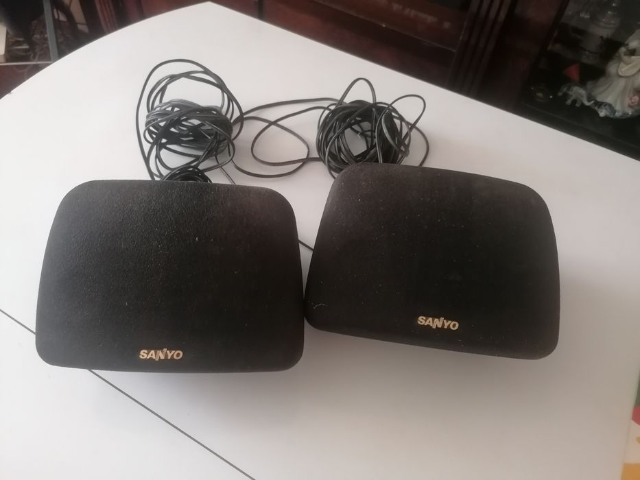 Duas Colunas Sanyo Côr preta