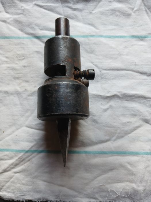 Бабка для клепання коси