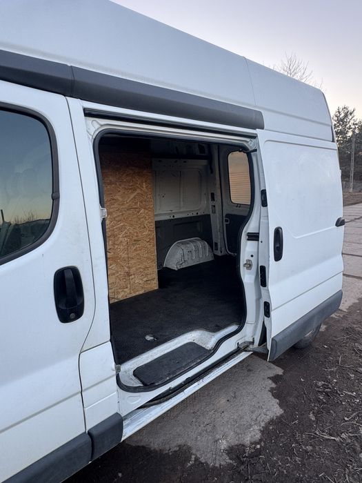 Sprzedam Renault Trafic 2009 L2H2 zarejedtrowany fv vat