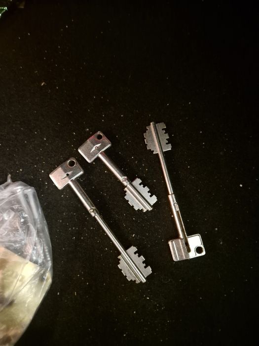 Fechadura esq marca Teicocil 9072