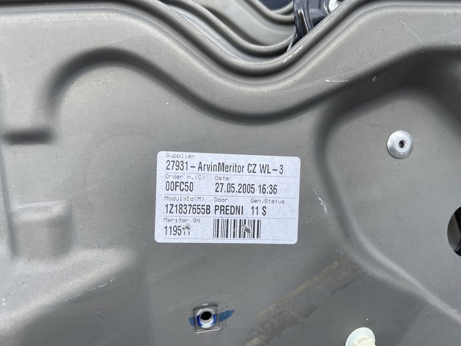 Стеклоподьемник Skoda Octavia A5 склопідйомник шкода а5