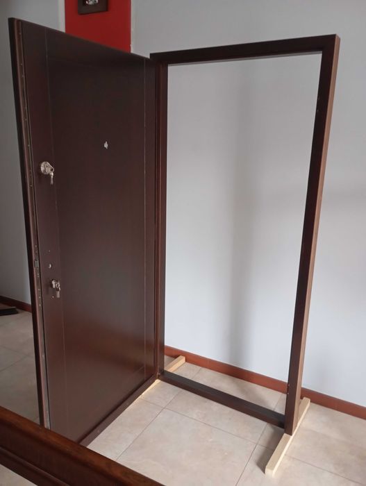 Drzwi zewnętrzne drewniane ocieplane