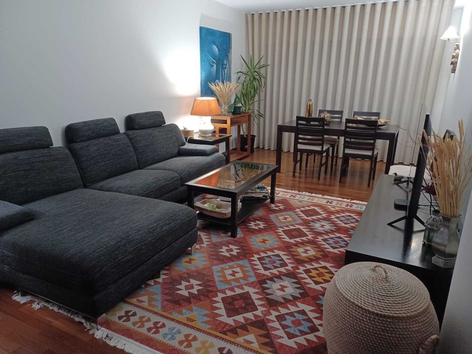 Vende-se T2  lugar de garagem e arrumos Matosinhos