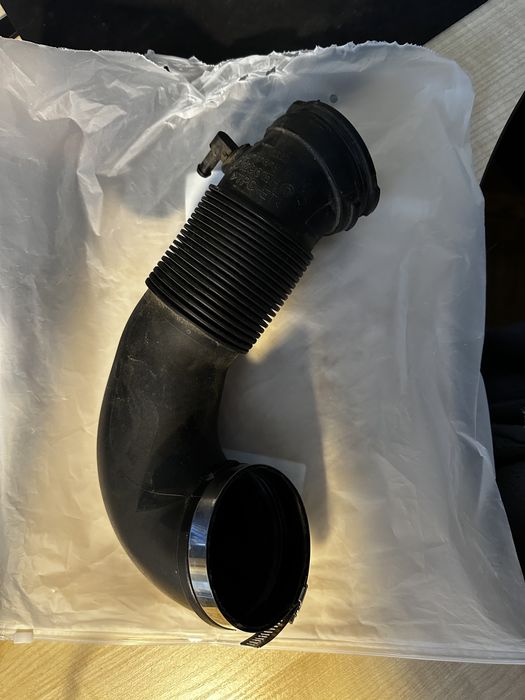 Патрубок audi 4G0129615H