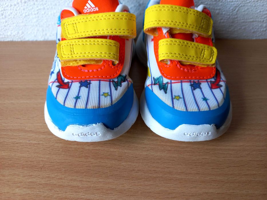 Класні кросівки Adidas 20 р. устілка 12,5 см.