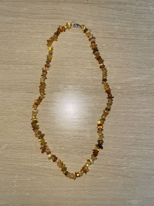 Продам янтарні буси